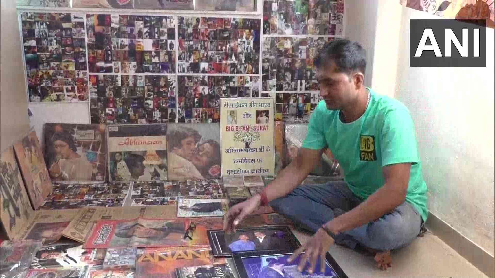 Divyesh showcasing Bachchan's photos